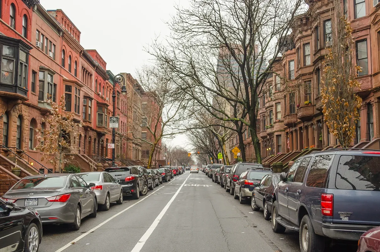 A street view of apartment buildings.